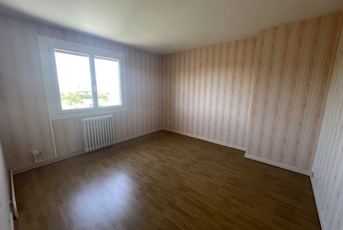 Maison de 104 m2 avec jardin, garage et terrasse à Carcassonne Montlegun 