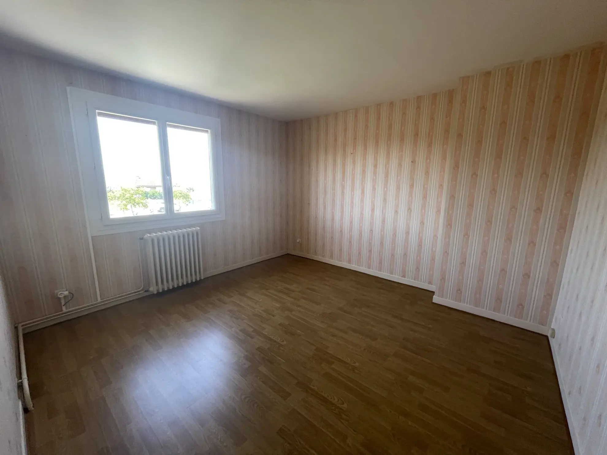 Maison de 104 m2 avec jardin, garage et terrasse à Carcassonne Montlegun 