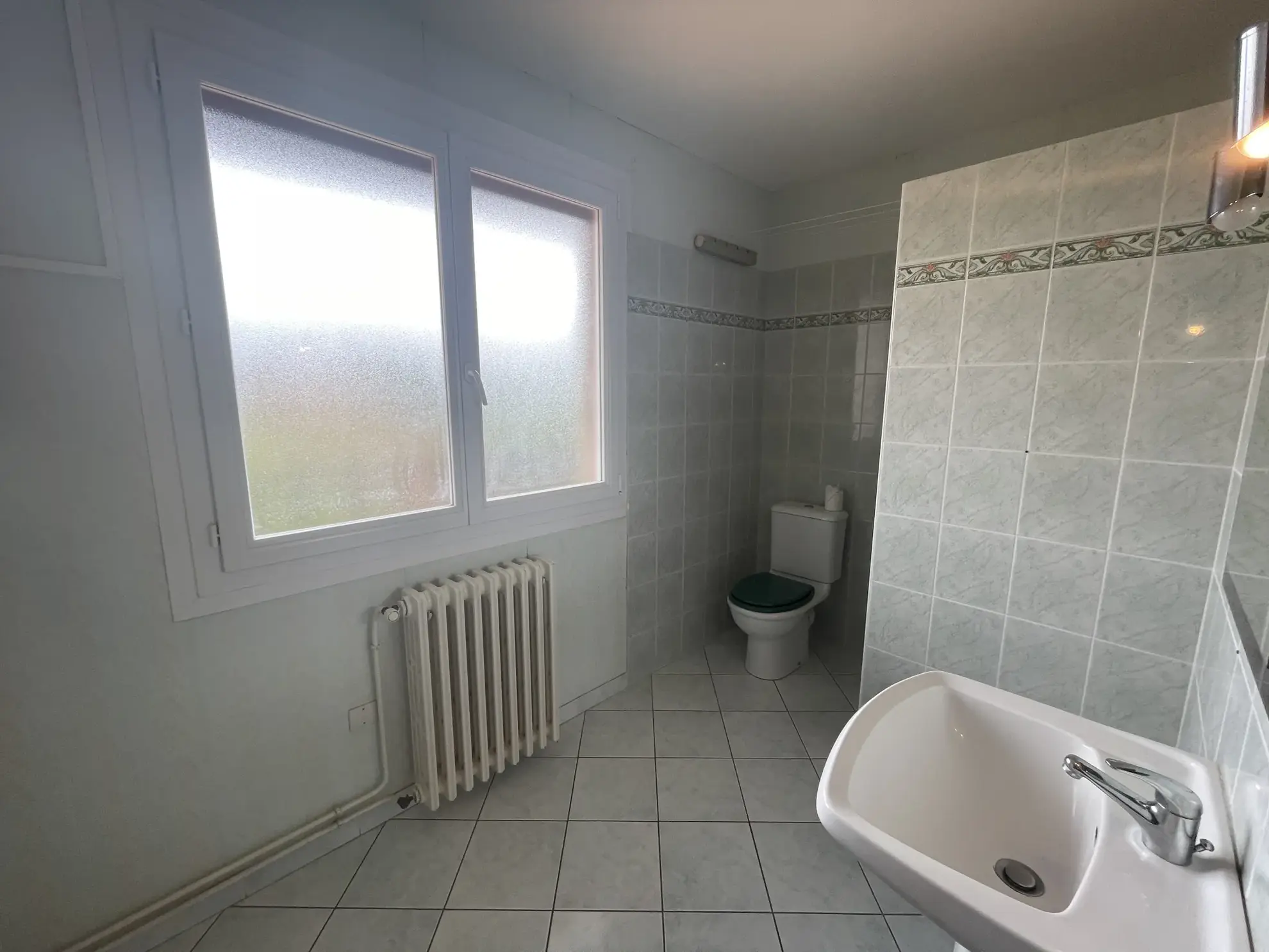 Maison de 104 m2 avec jardin, garage et terrasse à Carcassonne Montlegun 