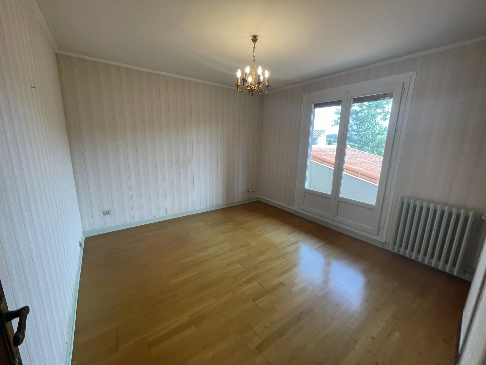 Maison de 104 m2 avec jardin, garage et terrasse à Carcassonne Montlegun 