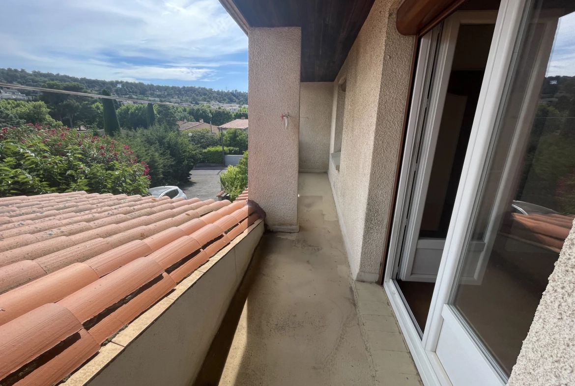Maison de 104 m2 avec jardin, garage et terrasse à Carcassonne Montlegun 