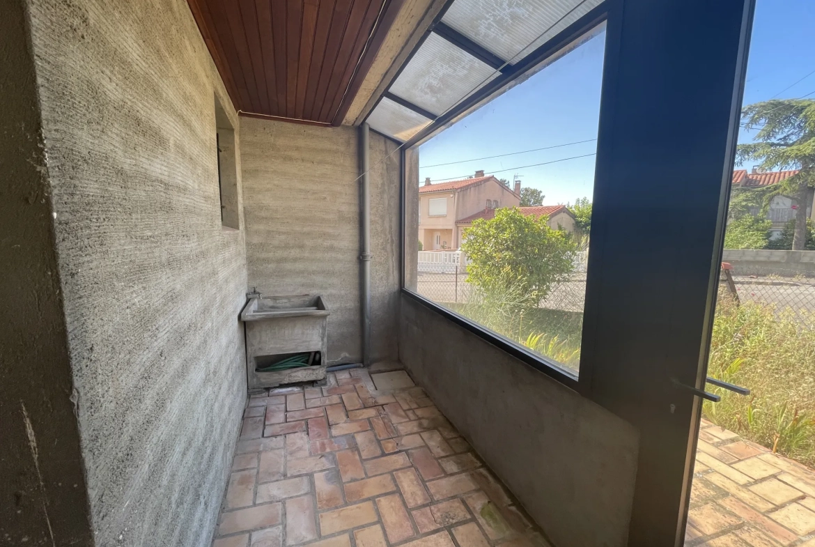 Maison de 104 m2 avec jardin, garage et terrasse à Carcassonne Montlegun 