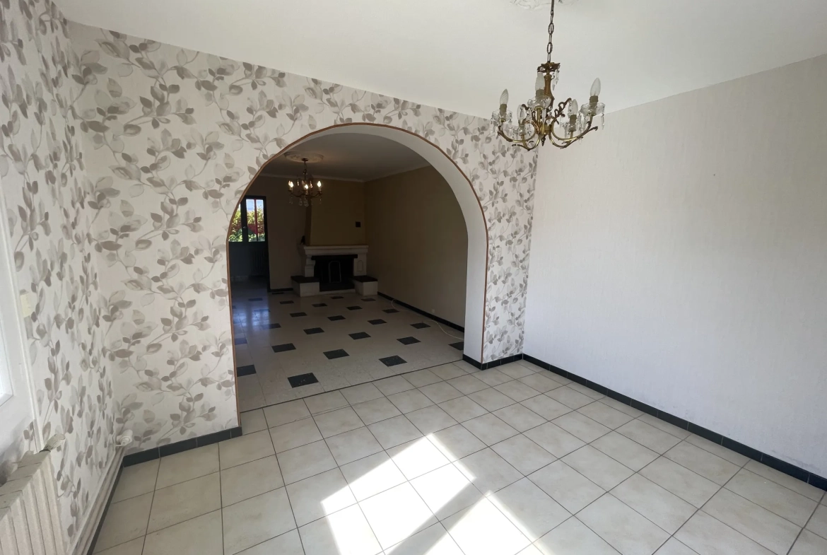 Maison de 104 m2 avec jardin, garage et terrasse à Carcassonne Montlegun 