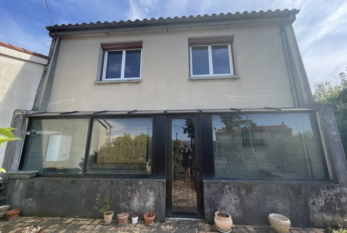 Maison de 104 m2 avec jardin, garage et terrasse à Carcassonne Montlegun 