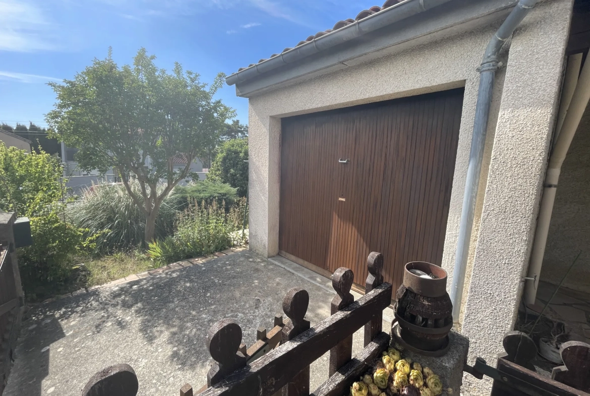 Maison de 104 m2 avec jardin, garage et terrasse à Carcassonne Montlegun 
