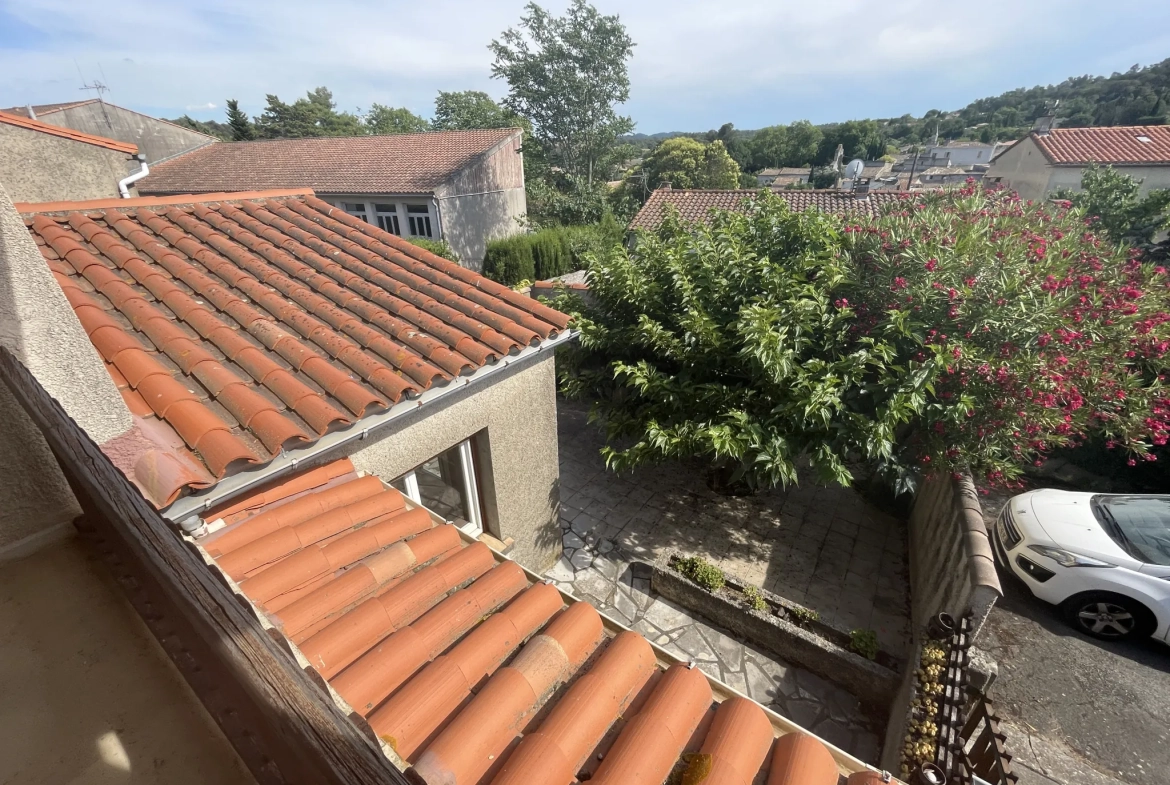 Maison de 104 m2 avec jardin, garage et terrasse à Carcassonne Montlegun 