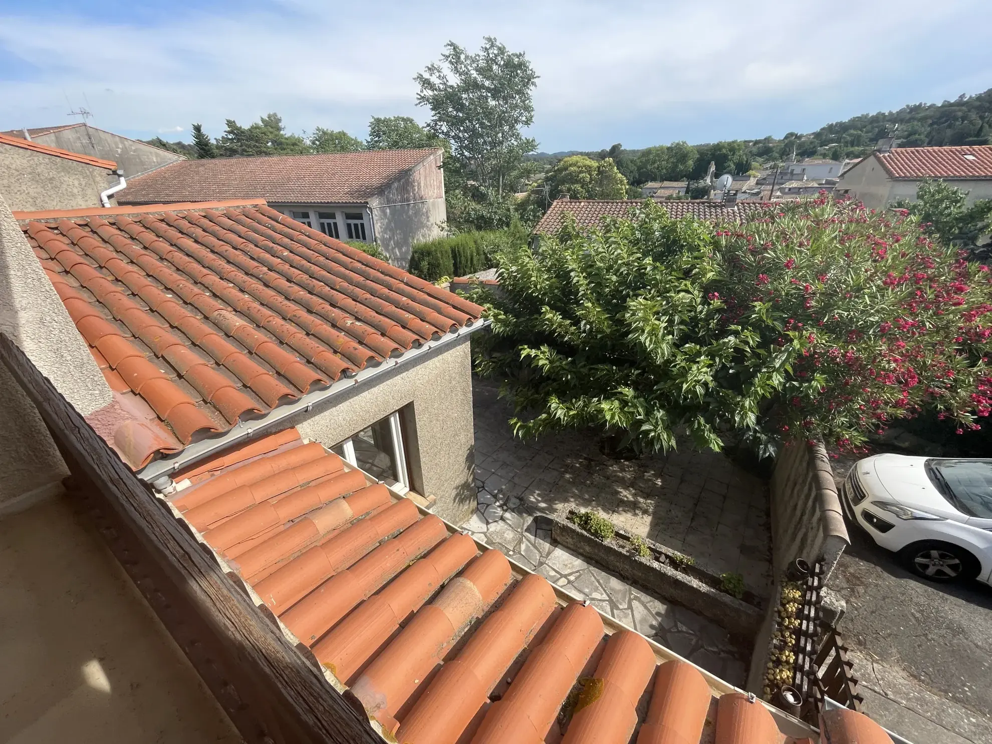 Maison de 104 m2 avec jardin, garage et terrasse à Carcassonne Montlegun 