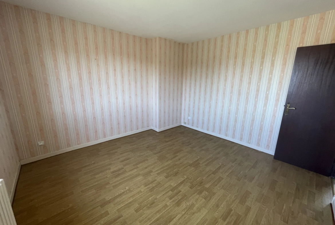 Maison de 104 m2 avec jardin, garage et terrasse à Carcassonne Montlegun 