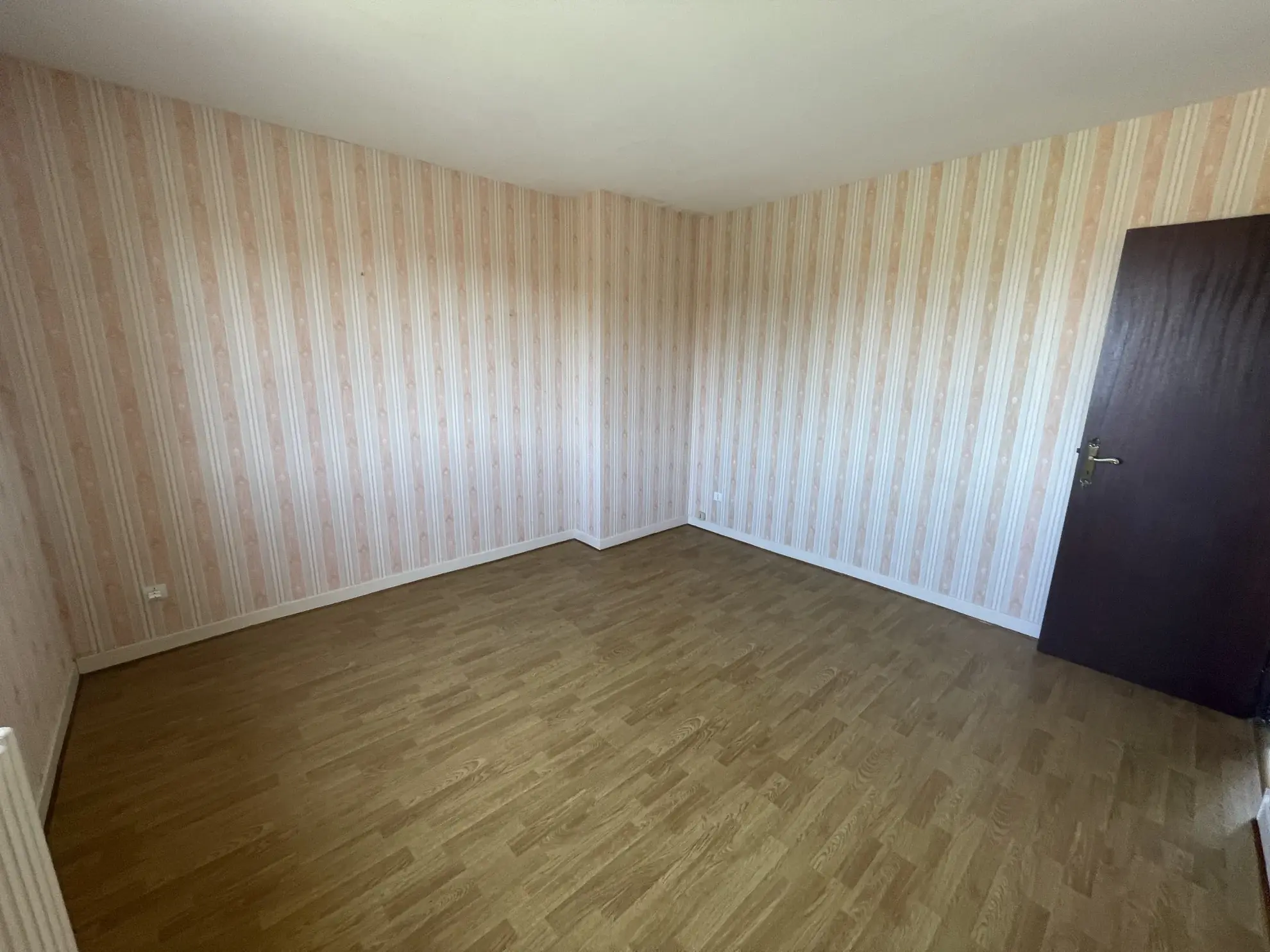 Maison de 104 m2 avec jardin, garage et terrasse à Carcassonne Montlegun 