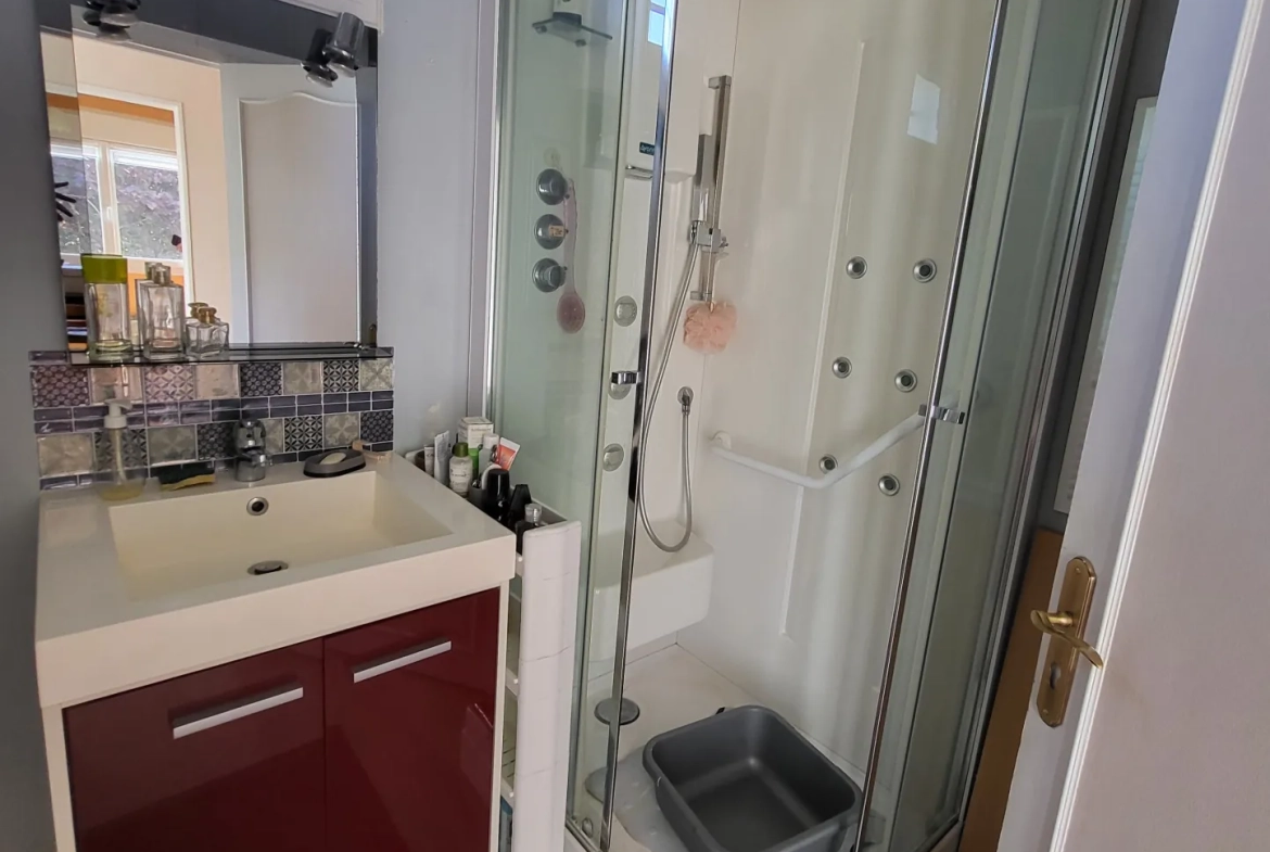 Maison à Yvetot avec 3 chambres, bureau et jardin – Prix 199 000 € 