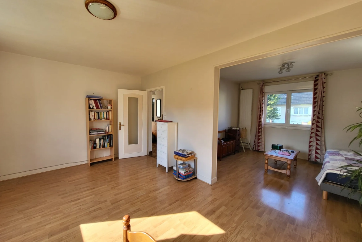 Maison à Yvetot avec 3 chambres, bureau et jardin – Prix 199 000 € 