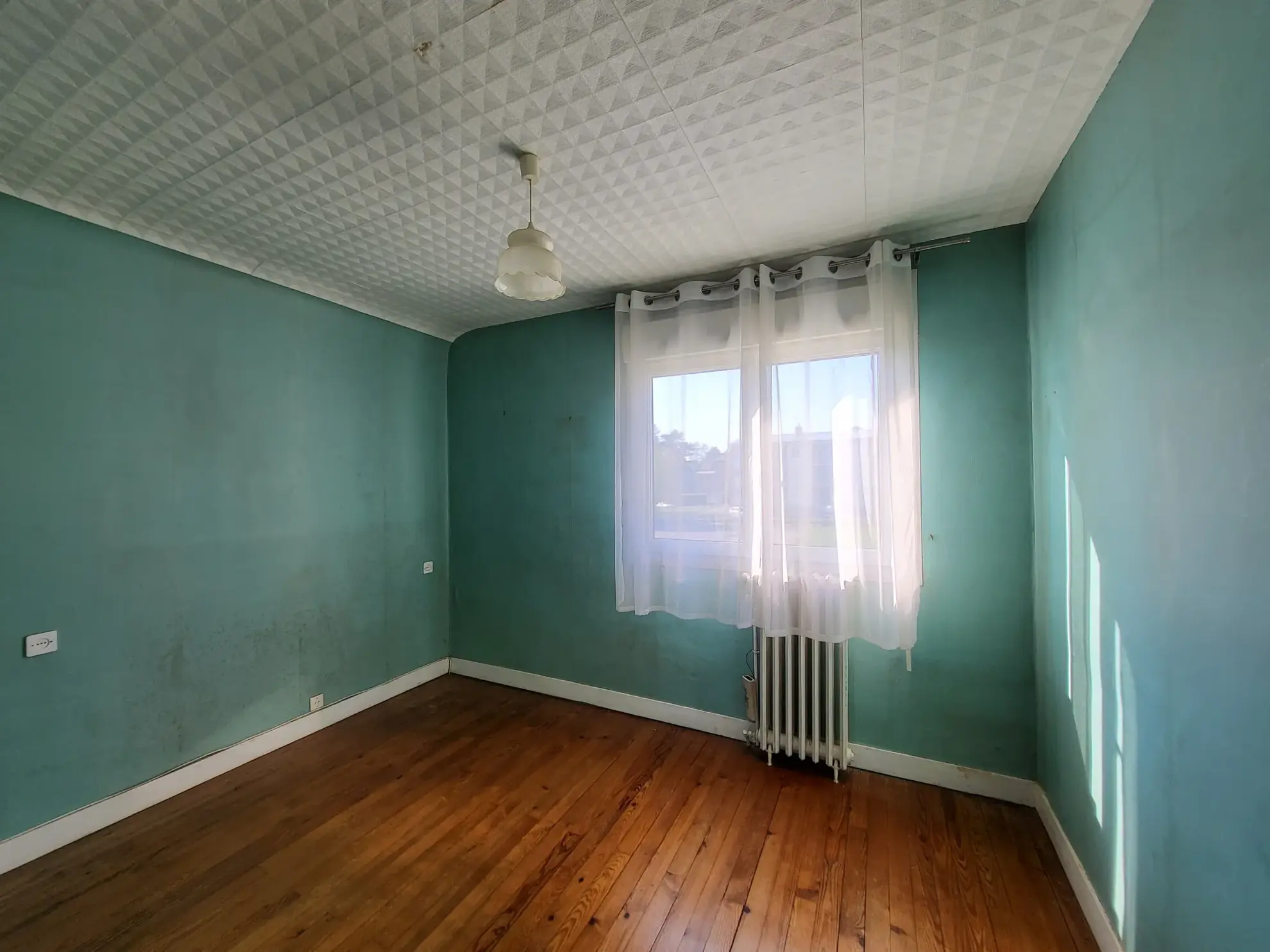 Maison à Yvetot avec 3 chambres, bureau et jardin – Prix 199 000 € 