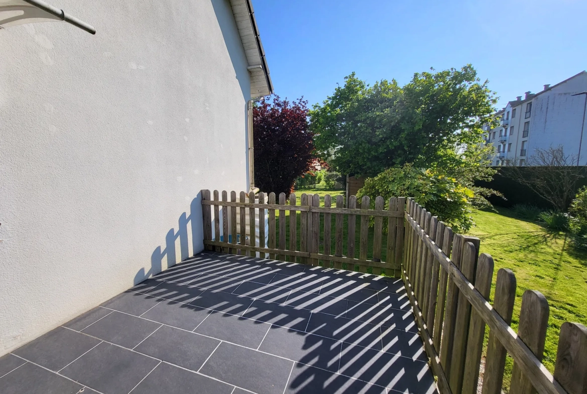 Maison à Yvetot avec 3 chambres, bureau et jardin – Prix 199 000 € 