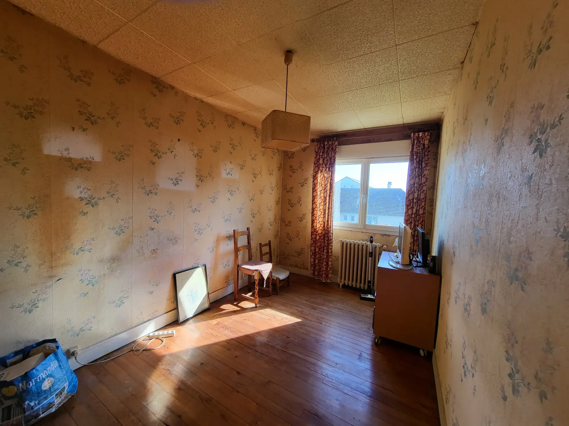 Maison à Yvetot avec 3 chambres, bureau et jardin – Prix 199 000 € 