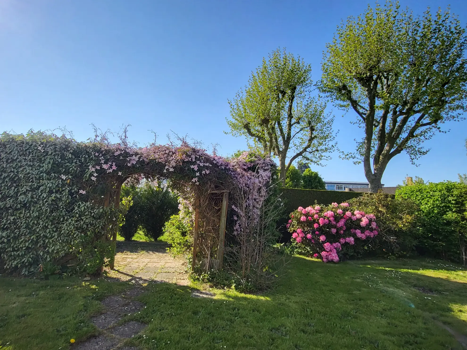 Maison à Yvetot avec 3 chambres, bureau et jardin – Prix 199 000 € 