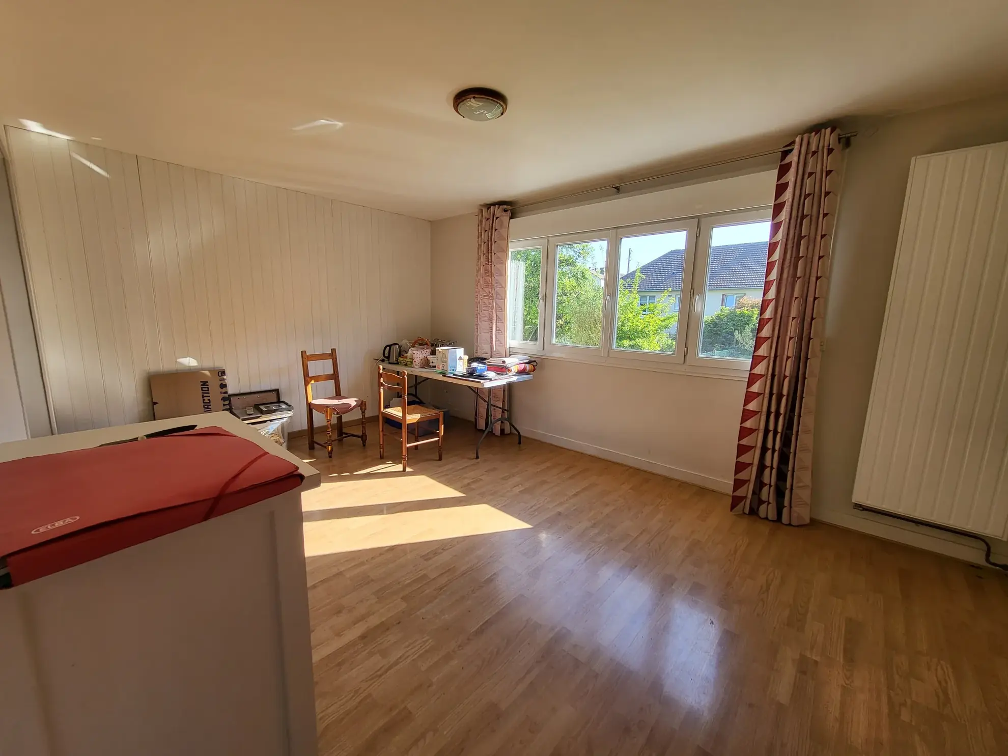 Maison à Yvetot avec 3 chambres, bureau et jardin – Prix 199 000 € 