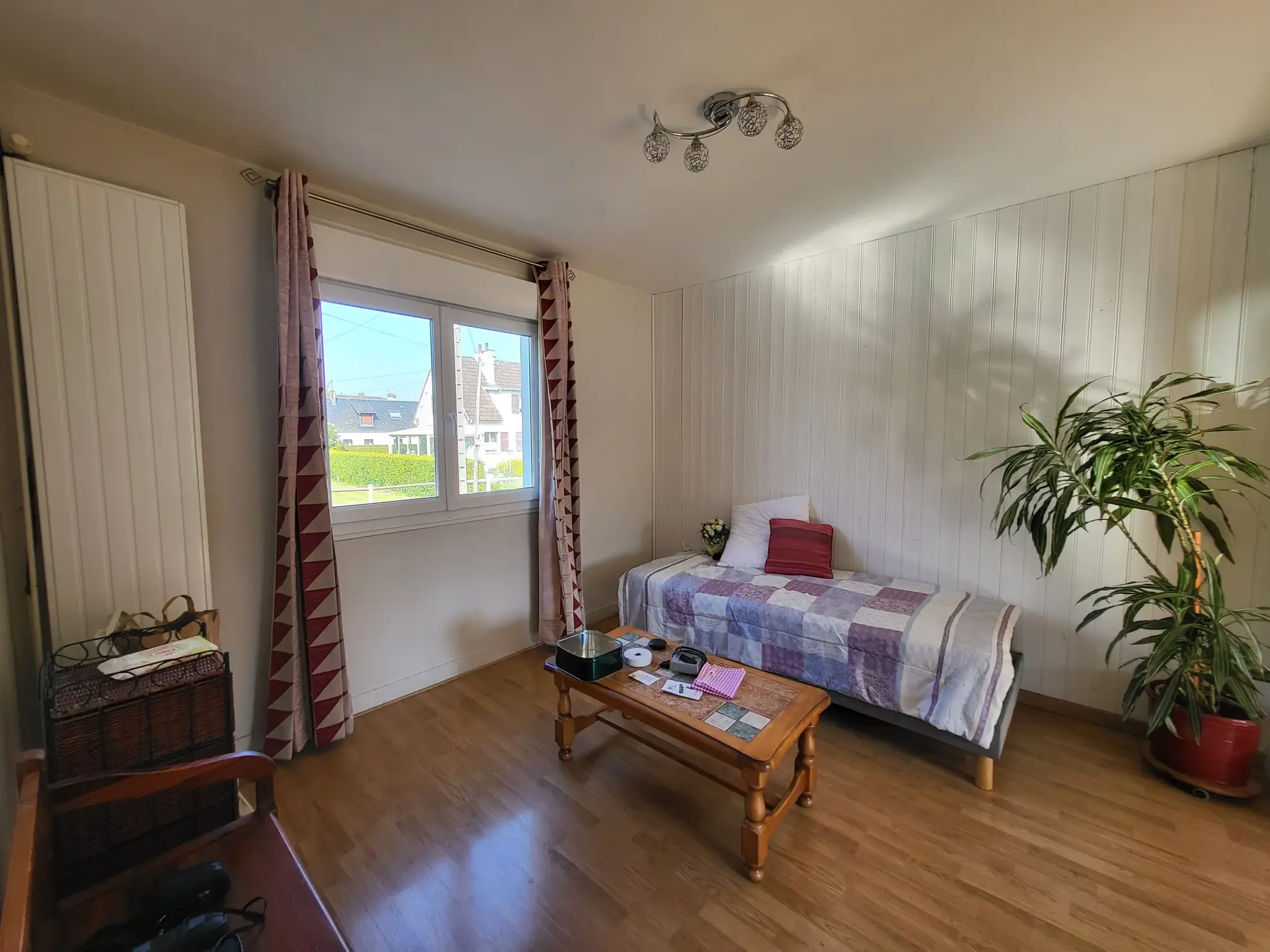 Maison à Yvetot avec 3 chambres, bureau et jardin – Prix 199 000 € 