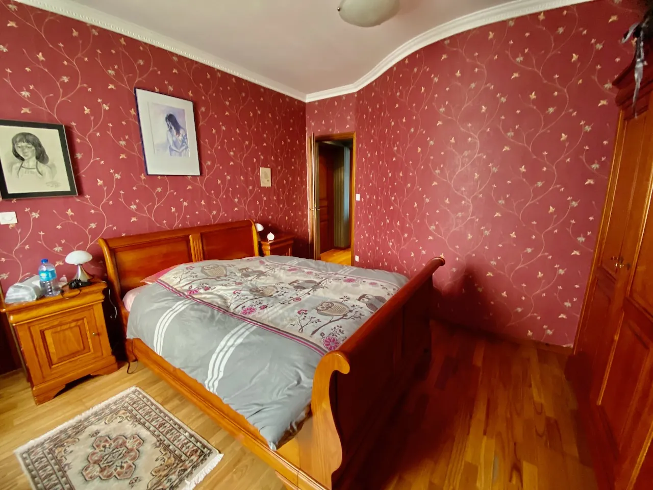 Appartement spacieux avec parking à Maubeuge – secteur calme, 3 chambres, cave et garage 