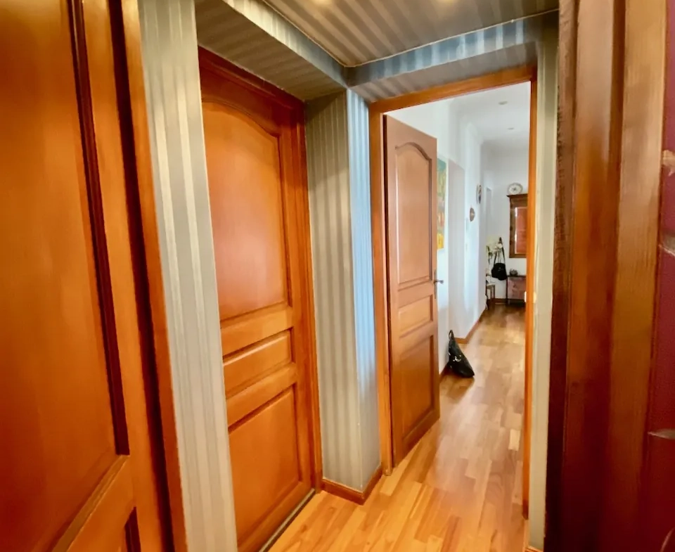 Appartement spacieux avec parking à Maubeuge – secteur calme, 3 chambres, cave et garage 