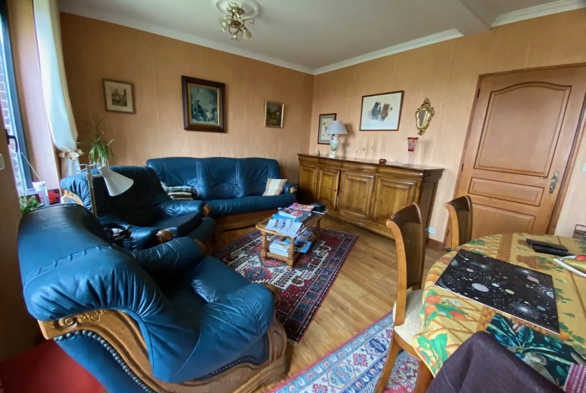 Appartement spacieux avec parking à Maubeuge – secteur calme, 3 chambres, cave et garage 