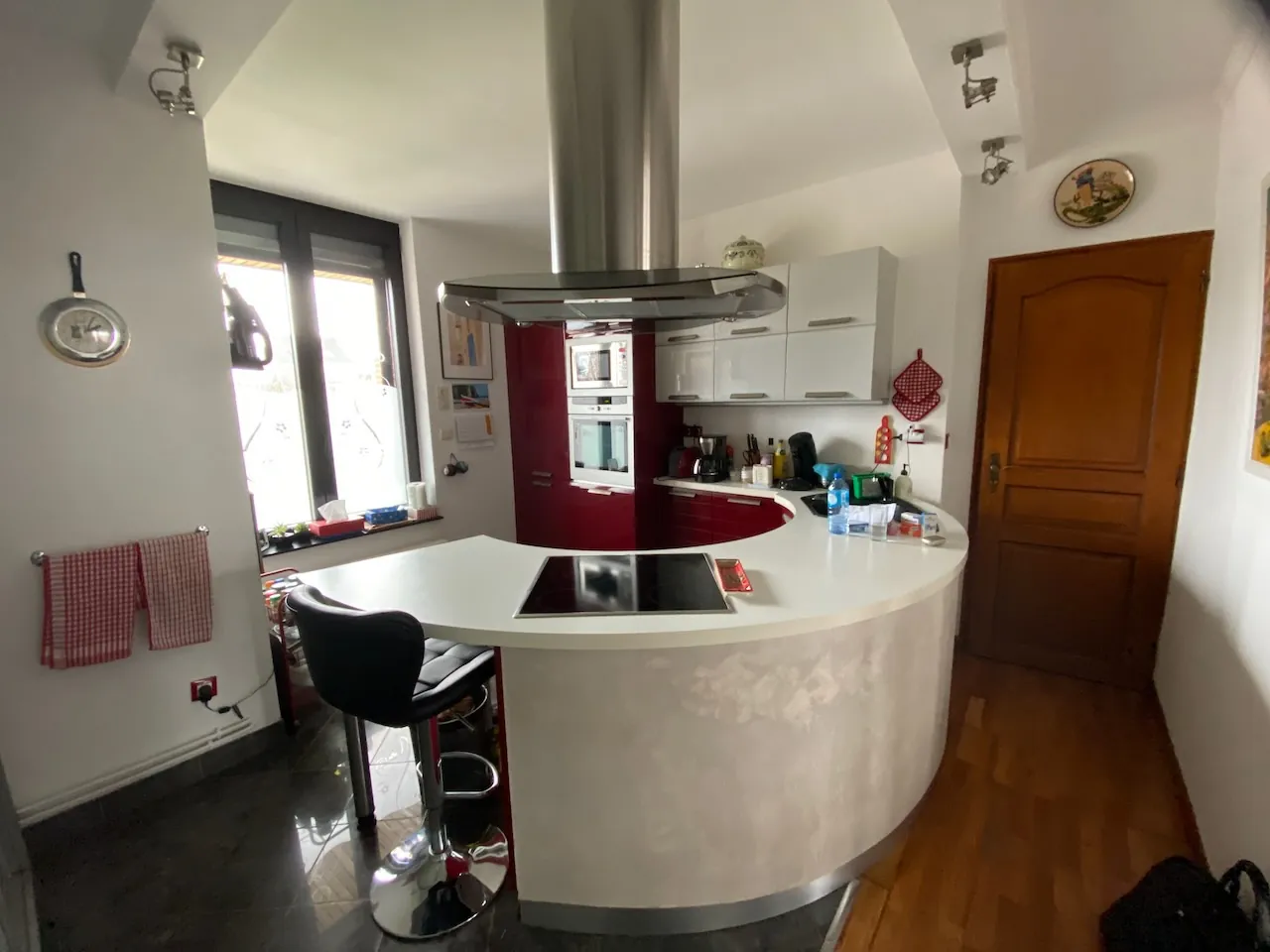 Appartement spacieux avec parking à Maubeuge – secteur calme, 3 chambres, cave et garage 