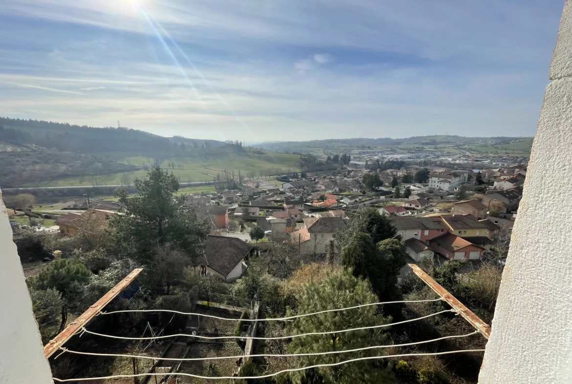 Immeuble de rapport à Thizy-les-Bourgs à rénover, secteur calme 