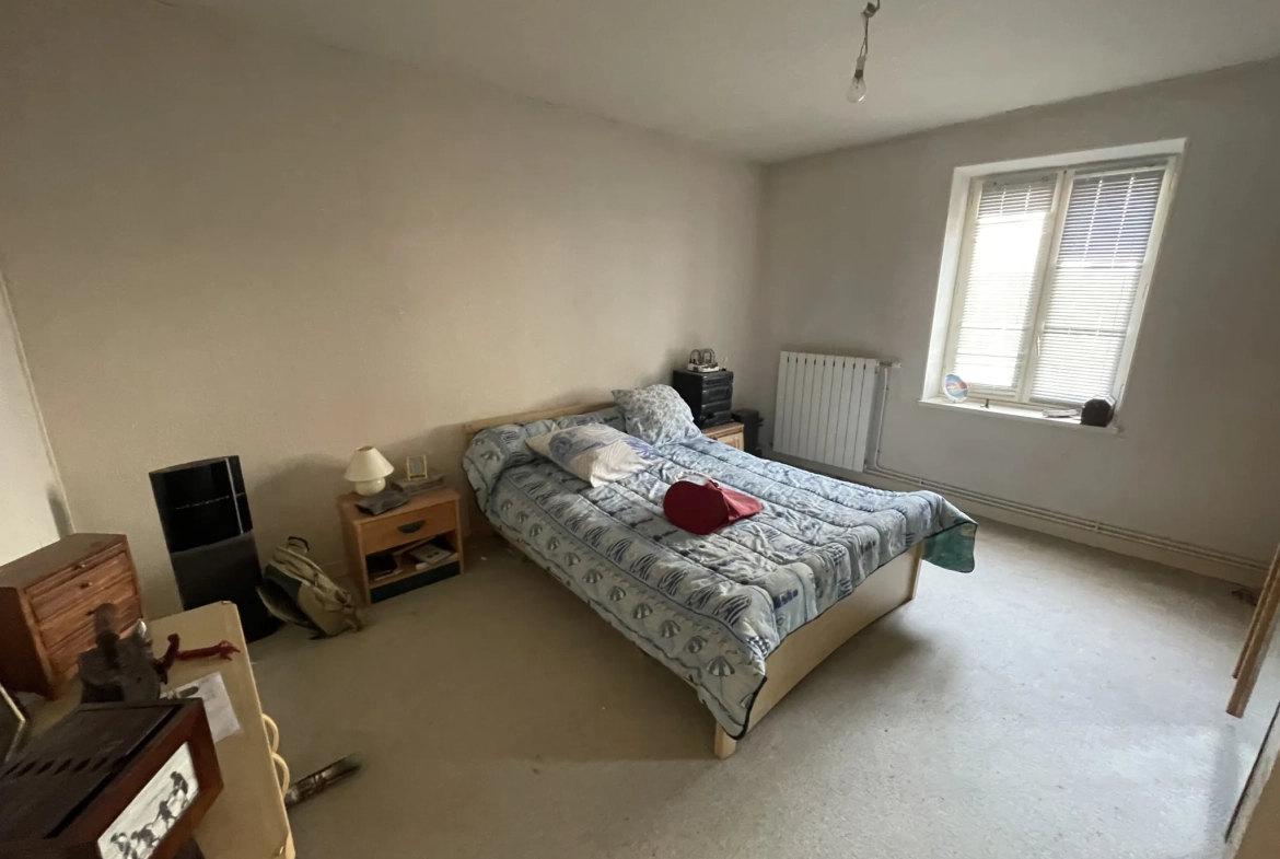 Immeuble de rapport à Thizy-les-Bourgs à rénover, secteur calme 