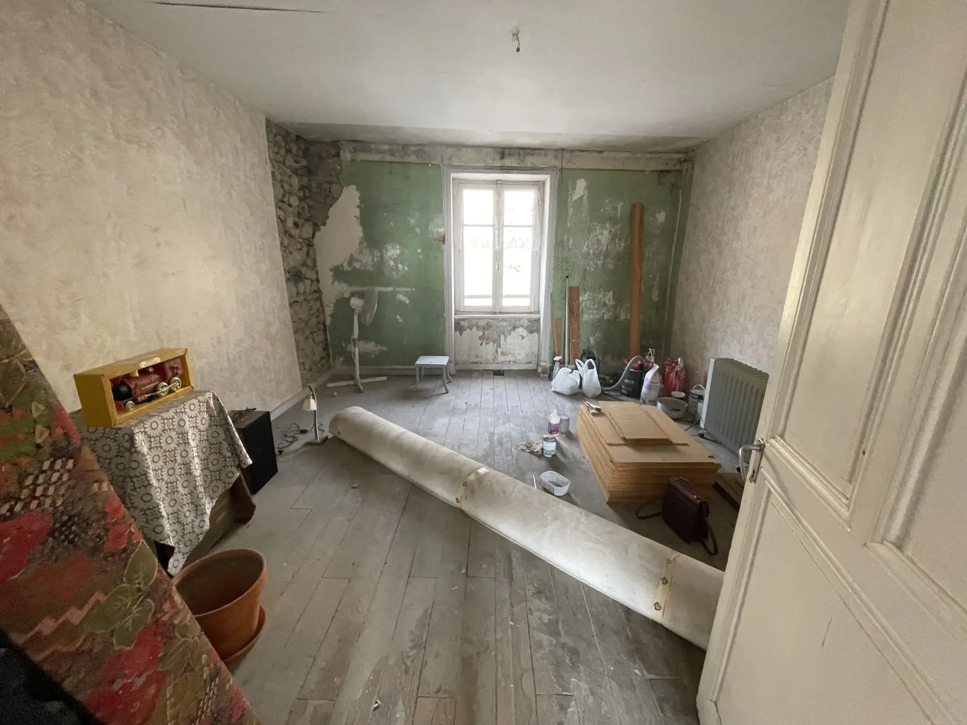 Immeuble de rapport à Thizy-les-Bourgs à rénover, secteur calme 