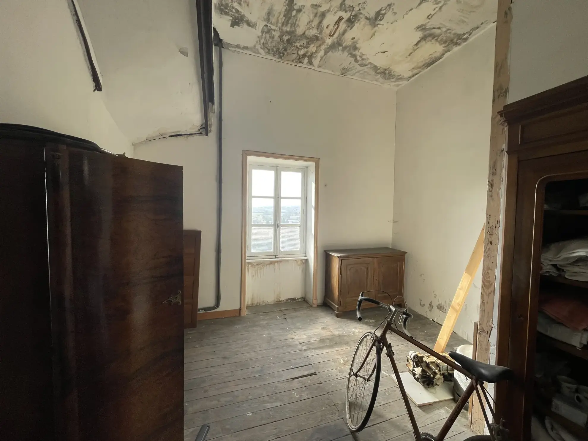 Immeuble de rapport à Thizy-les-Bourgs à rénover, secteur calme 