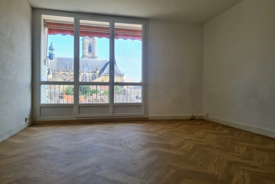 Appartement T. 3 au centre de Nevers avec balcon, cave et parking en vente 