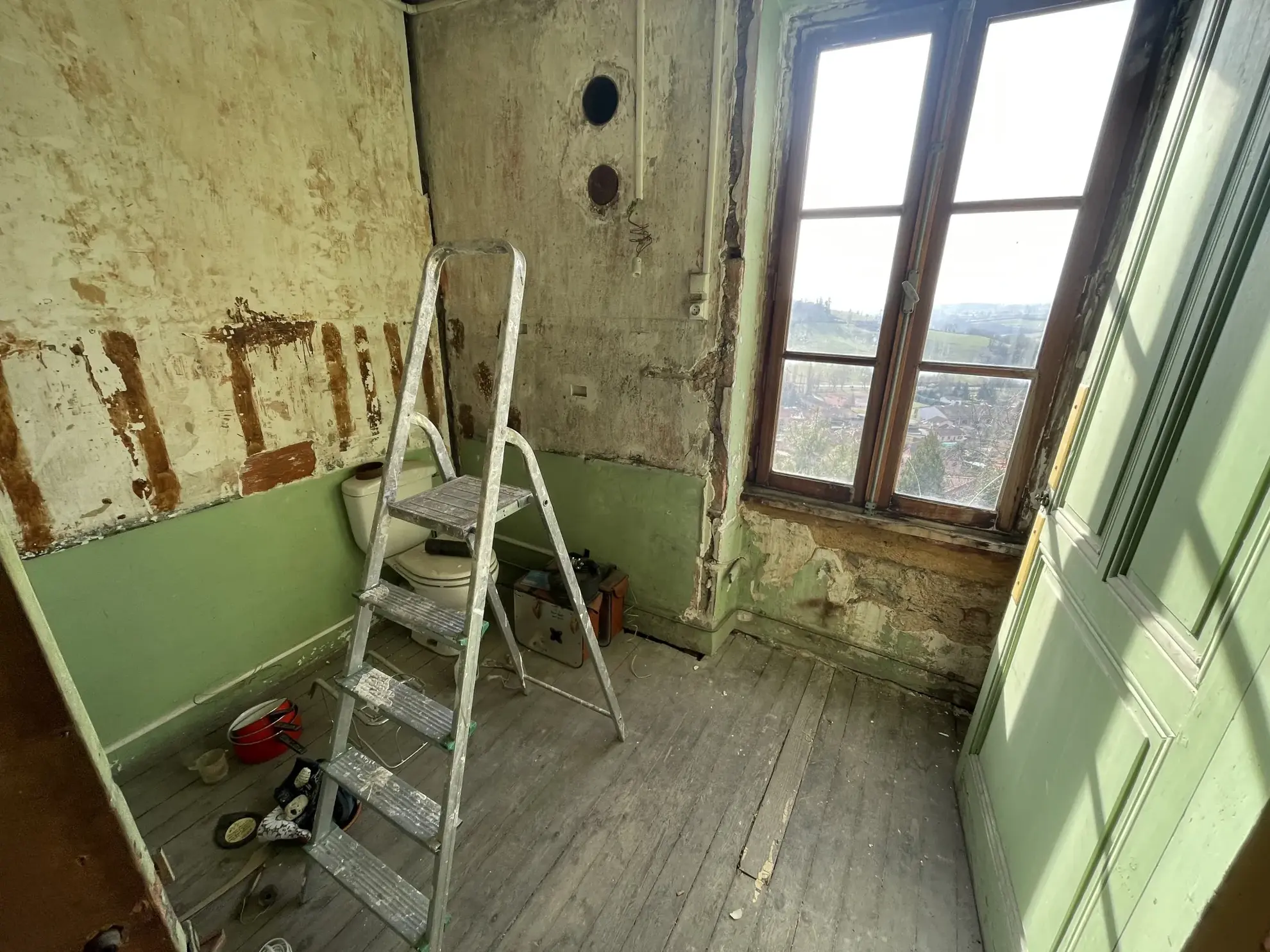 Immeuble de rapport à Thizy-les-Bourgs à rénover, secteur calme 
