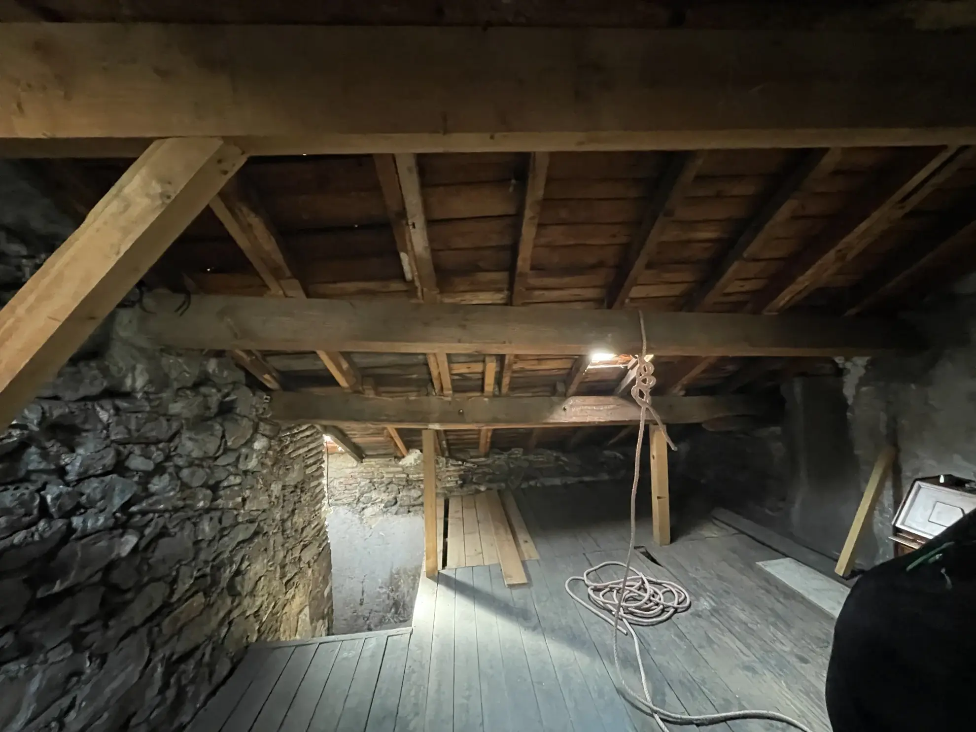 Immeuble de rapport à Thizy-les-Bourgs à rénover, secteur calme 