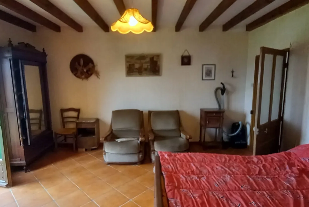 Fermette en pierre de 60 m² avec grange et jardin à Bosmoreau-les-Mines 
