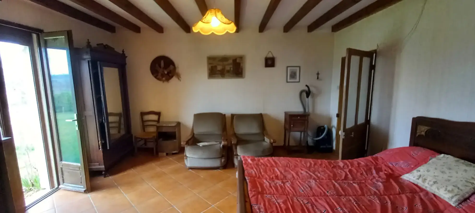 Fermette en pierre de 60 m² avec grange et jardin à Bosmoreau-les-Mines 