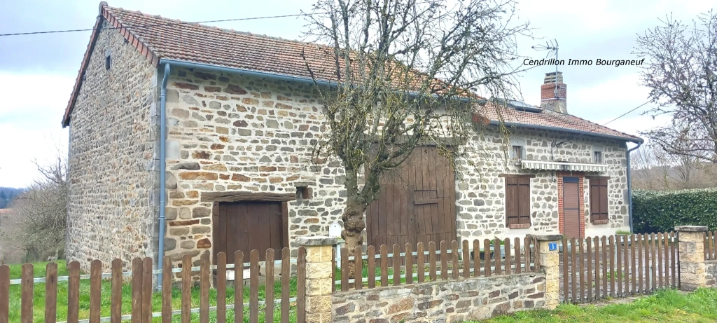 Fermette en pierre de 60 m² avec grange et jardin à Bosmoreau-les-Mines