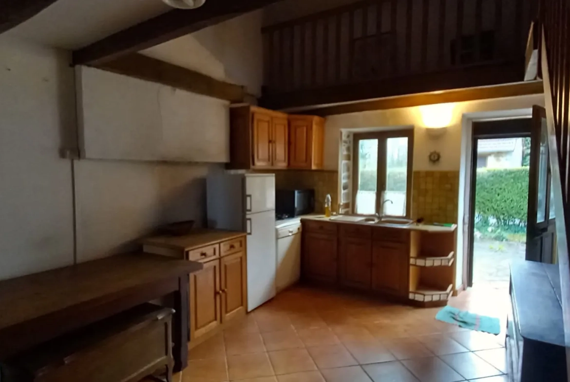 Fermette en pierre de 60 m² avec grange et jardin à Bosmoreau-les-Mines 