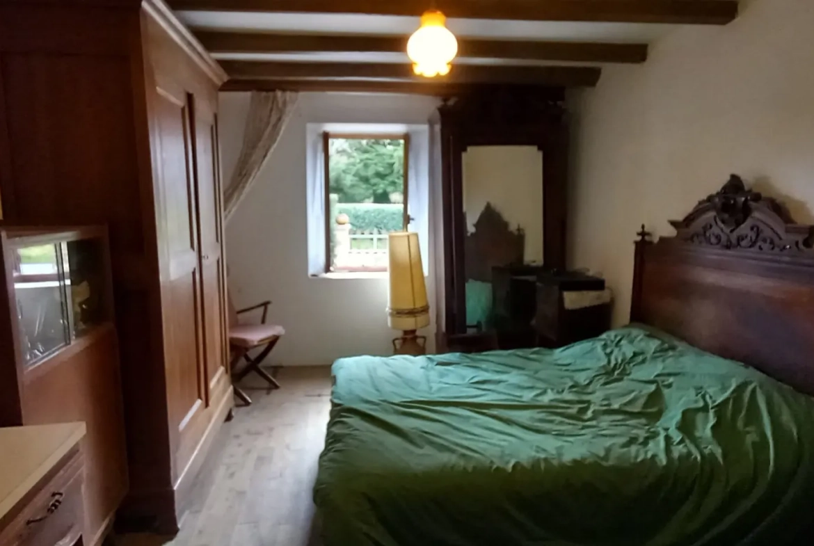 Fermette en pierre de 60 m² avec grange et jardin à Bosmoreau-les-Mines 