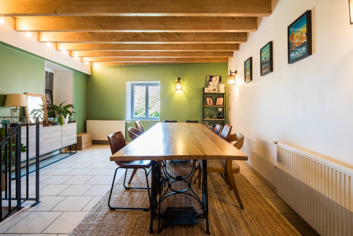 Maison atypique de 120 m² à Ambierle - Idéal premier achat ou investissement 