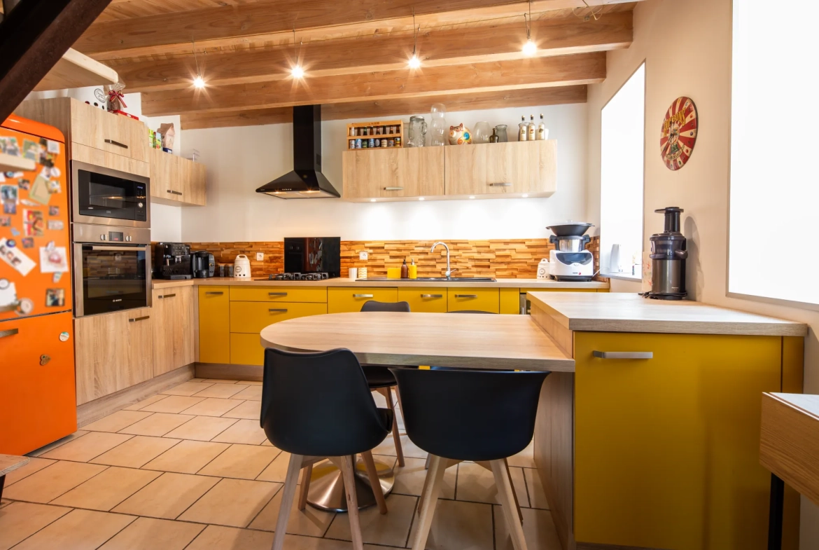 Maison atypique de 120 m² à Ambierle - Idéal premier achat ou investissement 