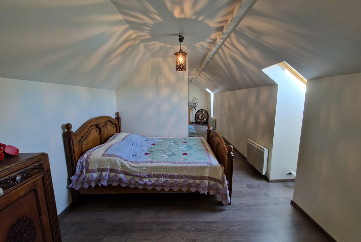 Maison de bourg rénovée à Riom, idéal premier achat ou investissement 