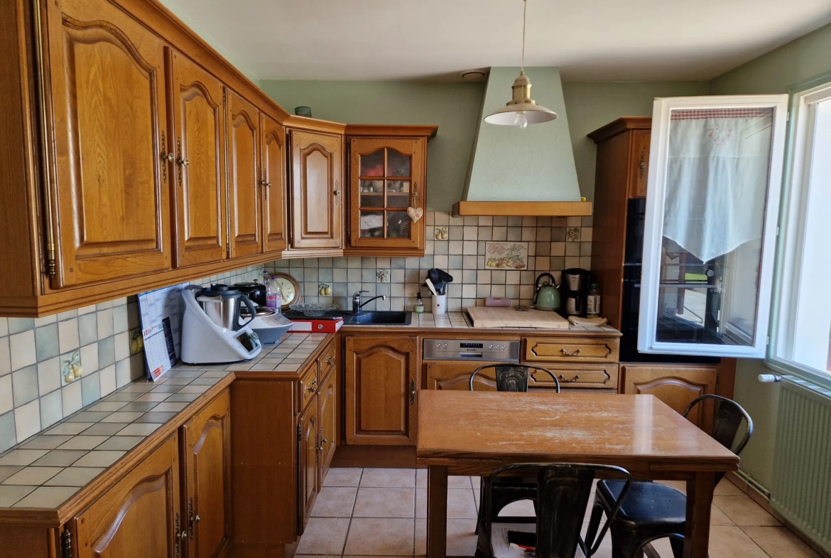 Maison de bourg rénovée à Riom, idéal premier achat ou investissement 