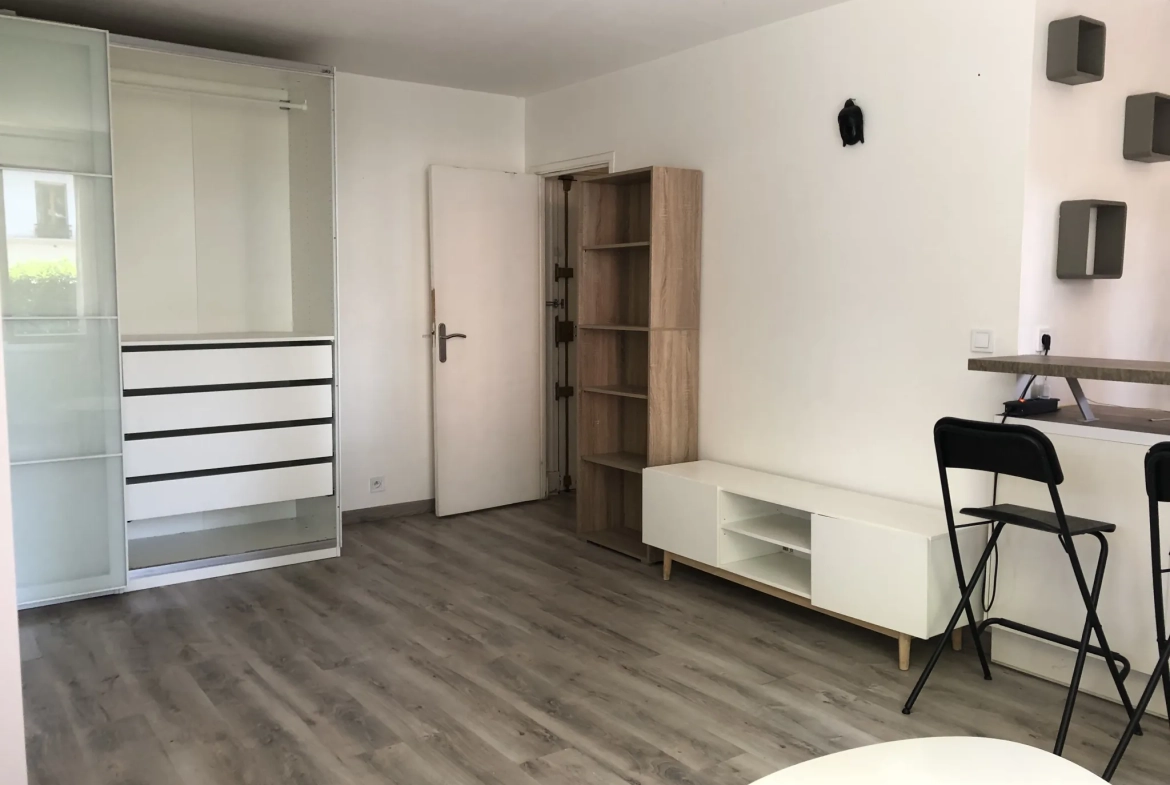 Studio de 30m² à Montreuil proche métro Robespierre - Résidence sécurisée 