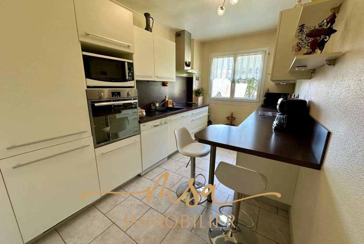 Appartement F3 de 80 m² à Bonsecours avec balcon, garage, cave et résidence sécurisée 