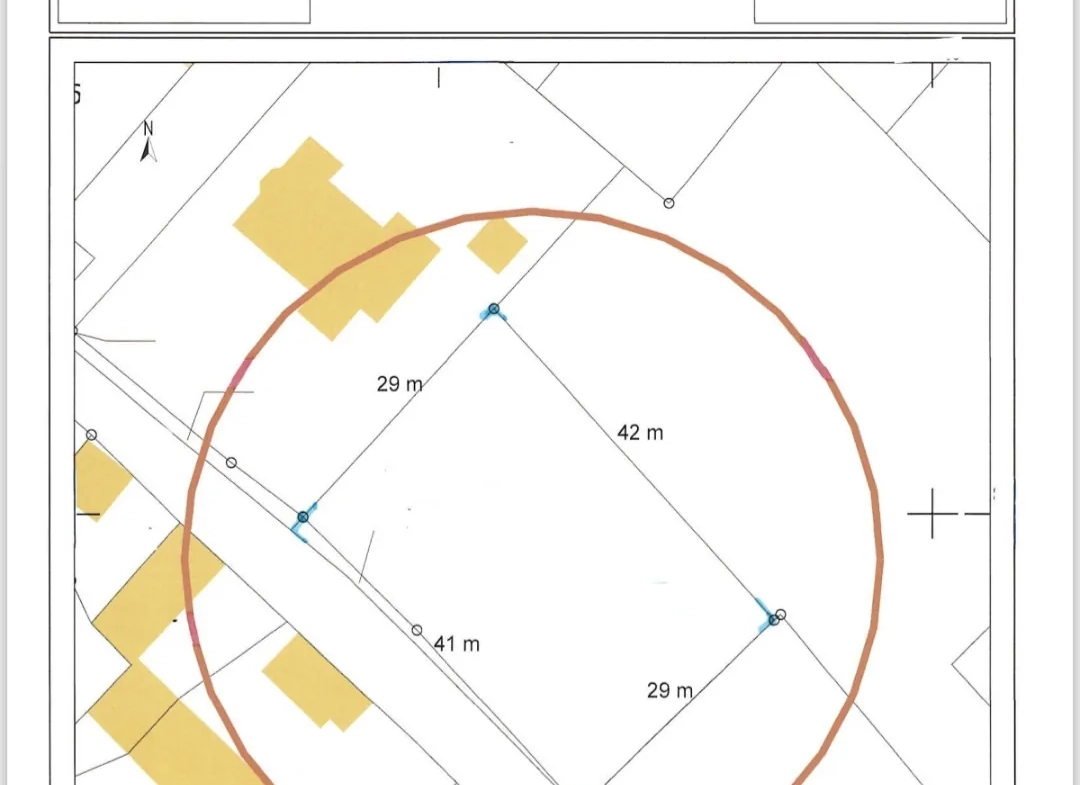 Terrain constructible de 1189 m² à Laduz, proche Auxerre et Joigny 
