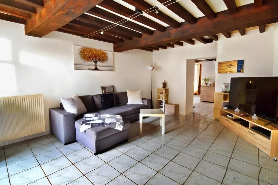 Maison familiale de 174m² avec 4 chambres et jardin à Haironville 