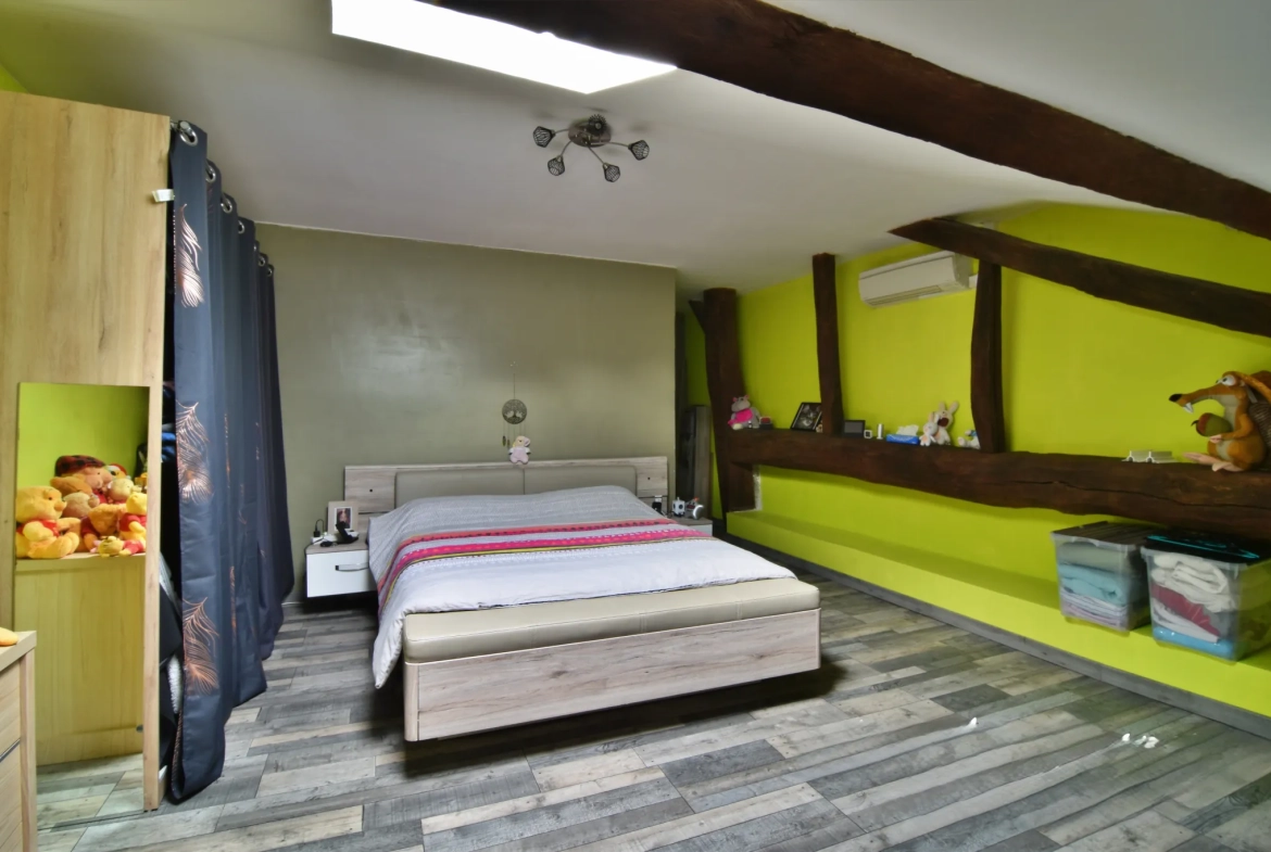 Maison familiale de 174m² avec 4 chambres et jardin à Haironville 