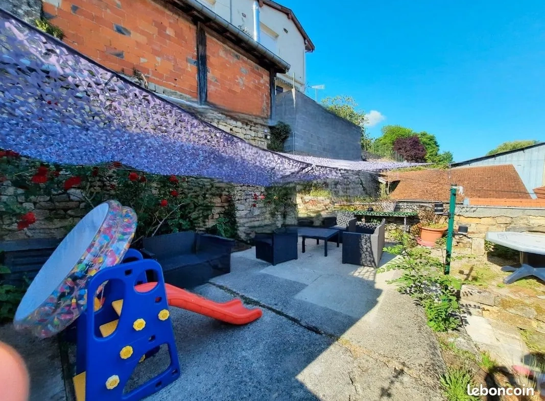 Maison familiale de 174m² avec 4 chambres et jardin à Haironville 