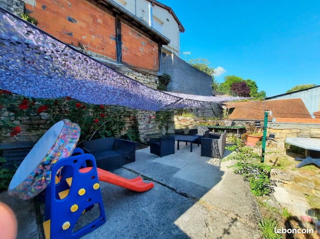 Maison familiale de 174m² avec 4 chambres et jardin à Haironville 
