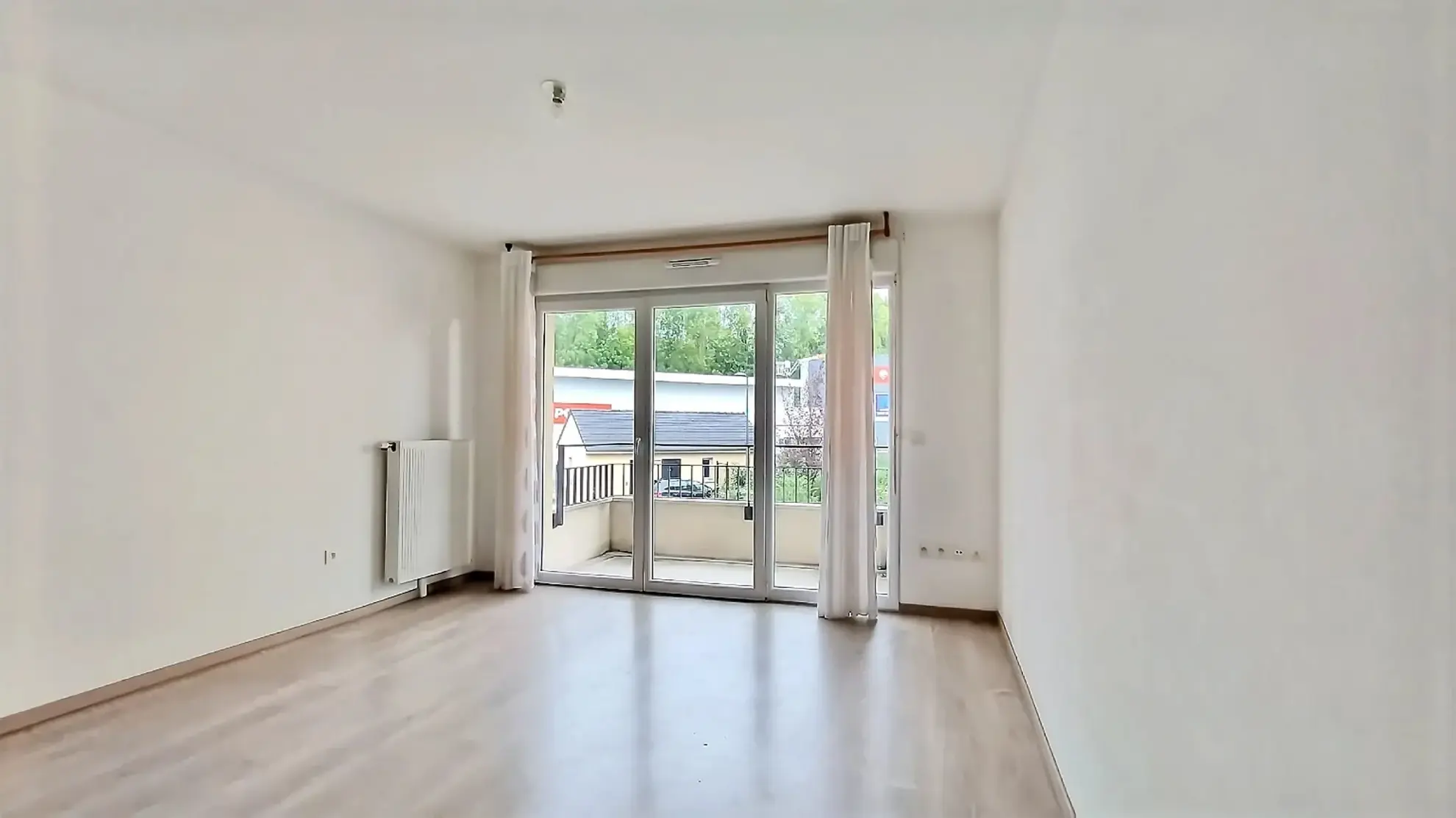 Appartement 2 pièces rénové avec balcon et parking à Beauvais, idéal investissement ou premier achat 