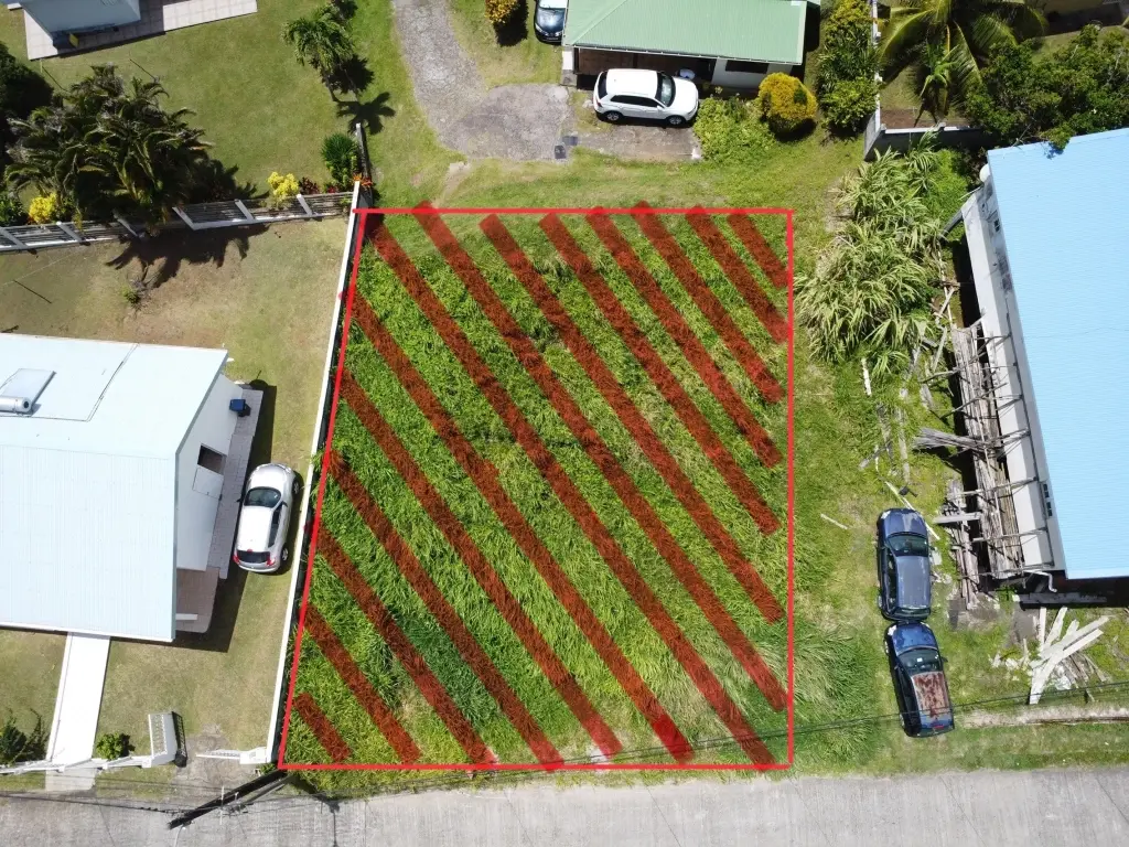Terrain constructible de 442 m² à Le Lorrain, secteur calme et vue dégagée